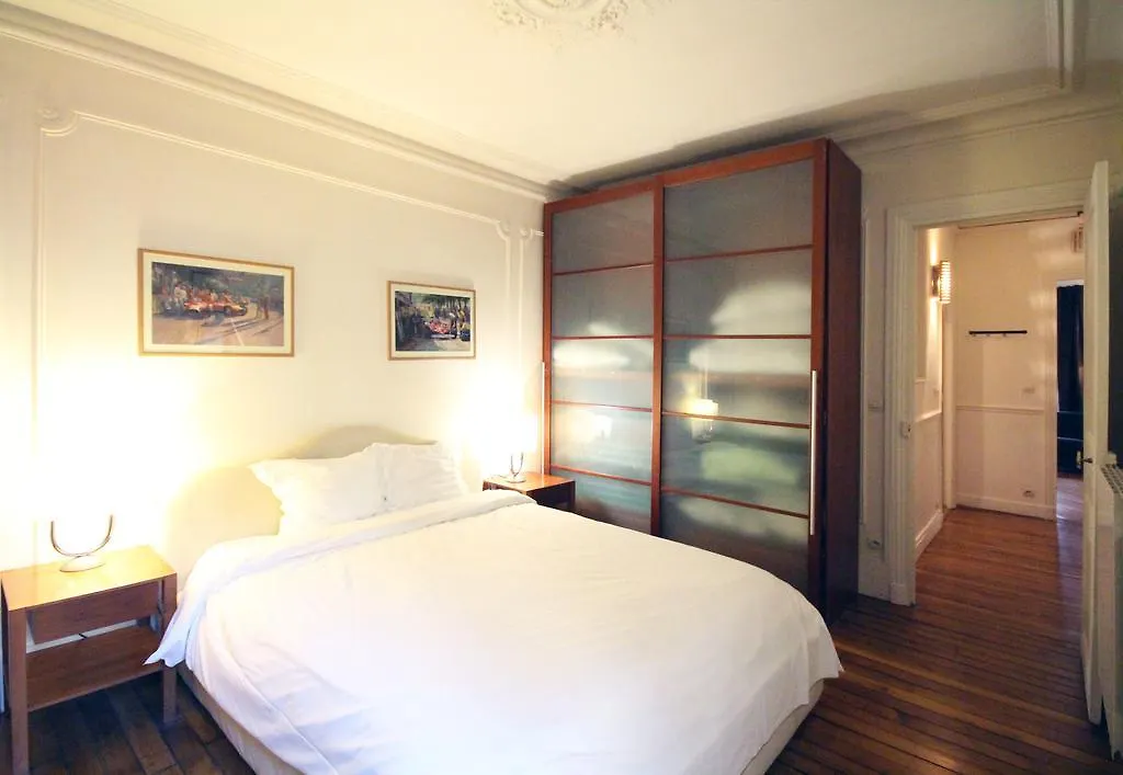 Descartes Apartament